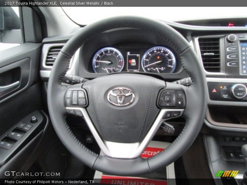 Celestial Silver Metallic / Black 2017 Toyota Highlander XLE