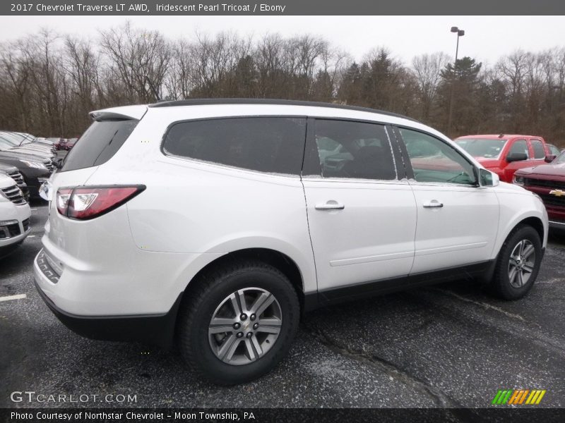 Iridescent Pearl Tricoat / Ebony 2017 Chevrolet Traverse LT AWD