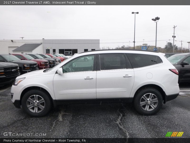 Iridescent Pearl Tricoat / Ebony 2017 Chevrolet Traverse LT AWD