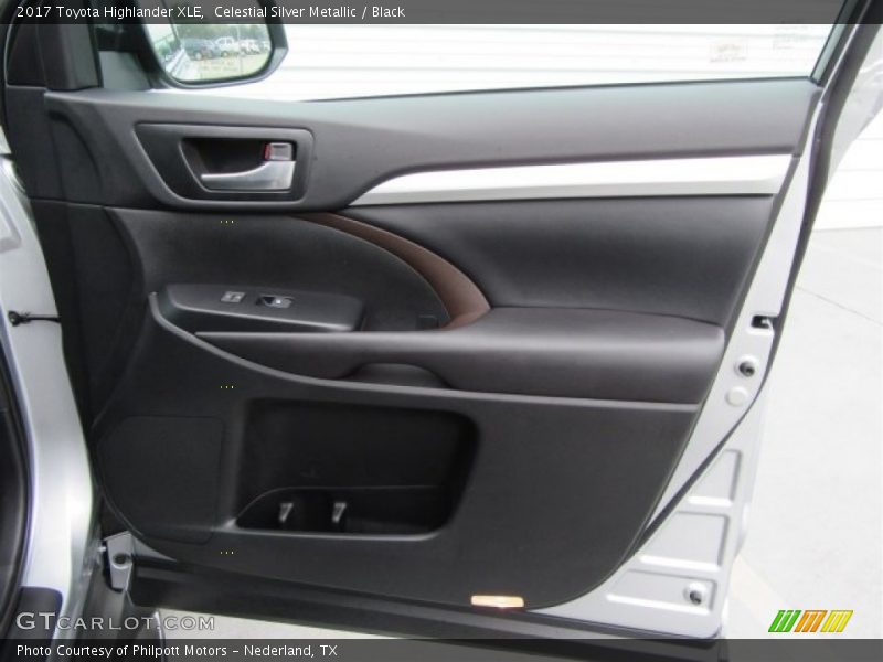 Celestial Silver Metallic / Black 2017 Toyota Highlander XLE