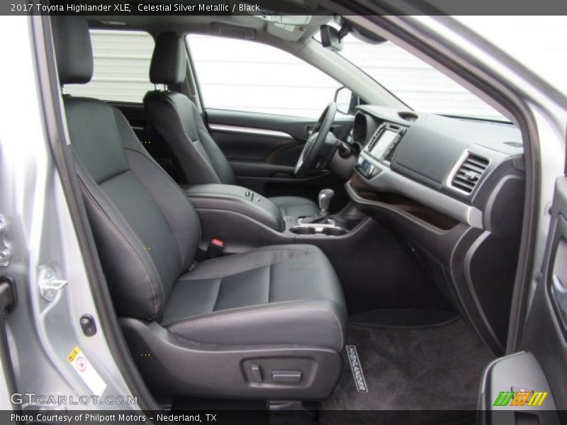 Celestial Silver Metallic / Black 2017 Toyota Highlander XLE