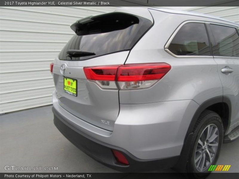Celestial Silver Metallic / Black 2017 Toyota Highlander XLE