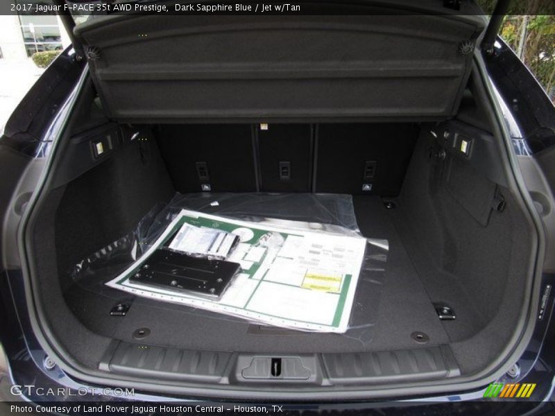  2017 F-PACE 35t AWD Prestige Trunk