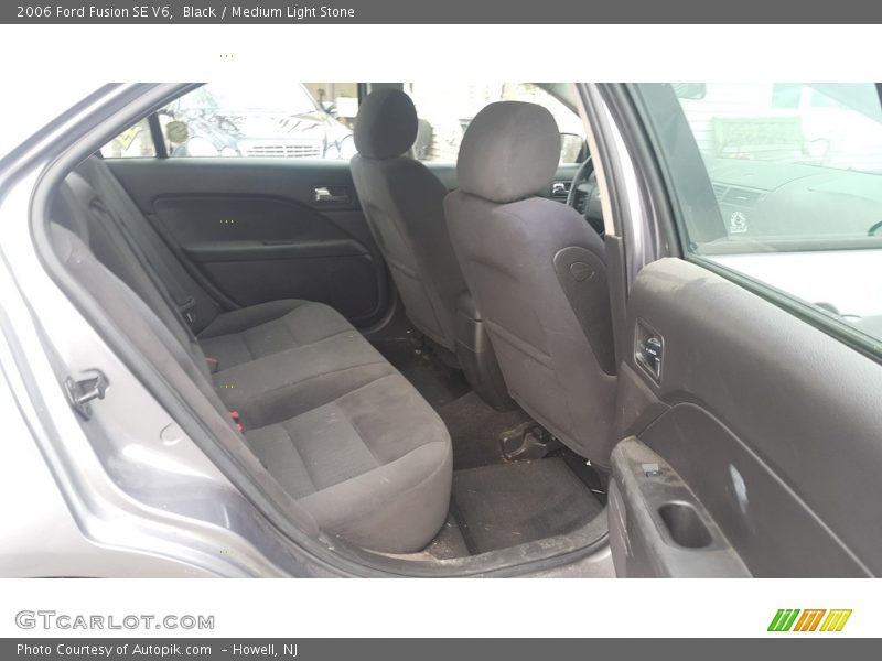 Black / Medium Light Stone 2006 Ford Fusion SE V6
