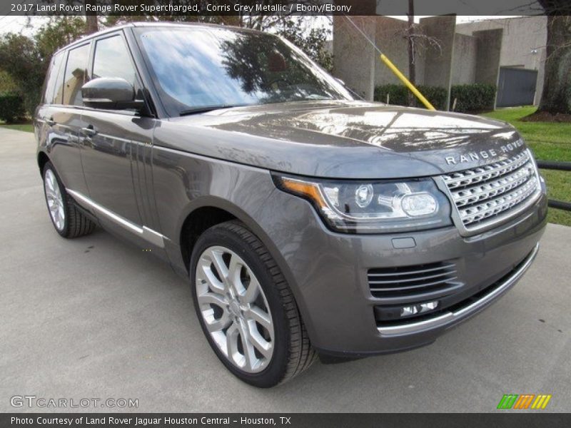 Front 3/4 View of 2017 Range Rover Supercharged