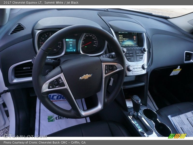 Summit White / Jet Black 2017 Chevrolet Equinox LT