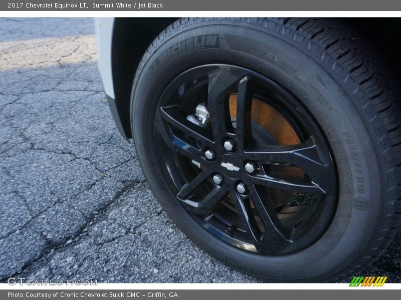 Summit White / Jet Black 2017 Chevrolet Equinox LT