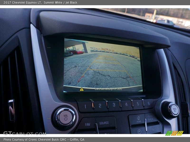 Summit White / Jet Black 2017 Chevrolet Equinox LT