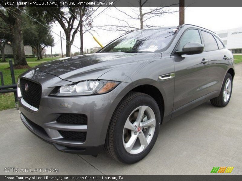 Front 3/4 View of 2017 F-PACE 35t AWD Premium