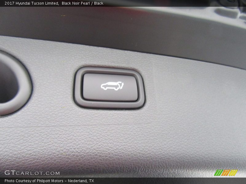 Black Noir Pearl / Black 2017 Hyundai Tucson Limited