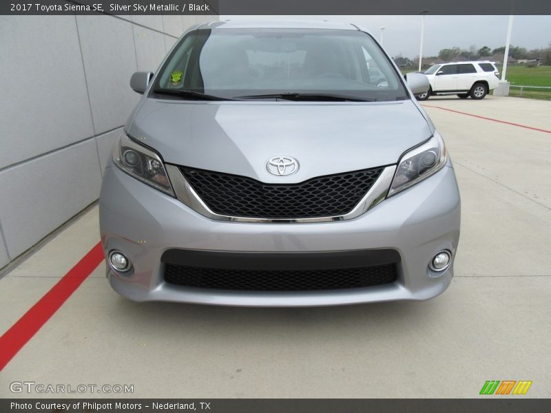 Silver Sky Metallic / Black 2017 Toyota Sienna SE