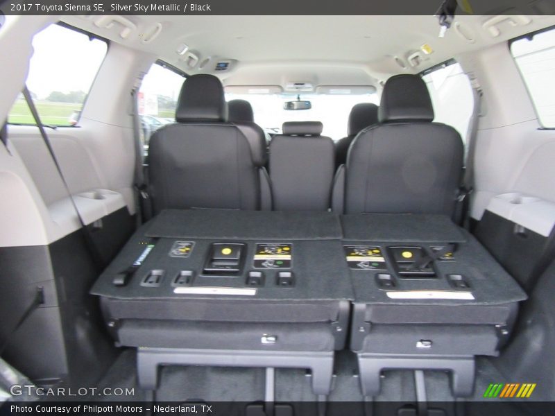 Silver Sky Metallic / Black 2017 Toyota Sienna SE