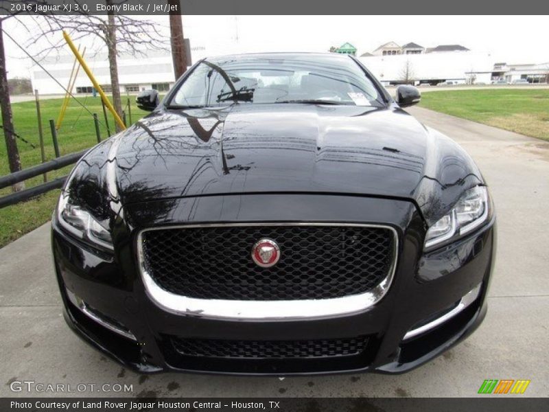 Ebony Black / Jet/Jet 2016 Jaguar XJ 3.0