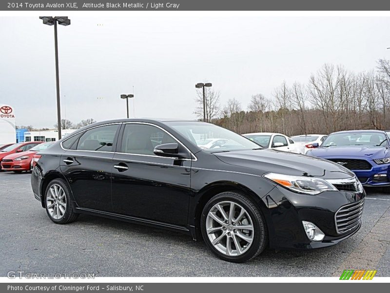 Attitude Black Metallic / Light Gray 2014 Toyota Avalon XLE