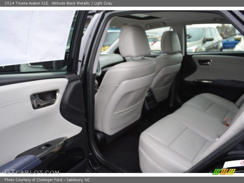 Attitude Black Metallic / Light Gray 2014 Toyota Avalon XLE