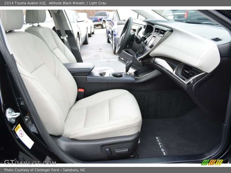Attitude Black Metallic / Light Gray 2014 Toyota Avalon XLE