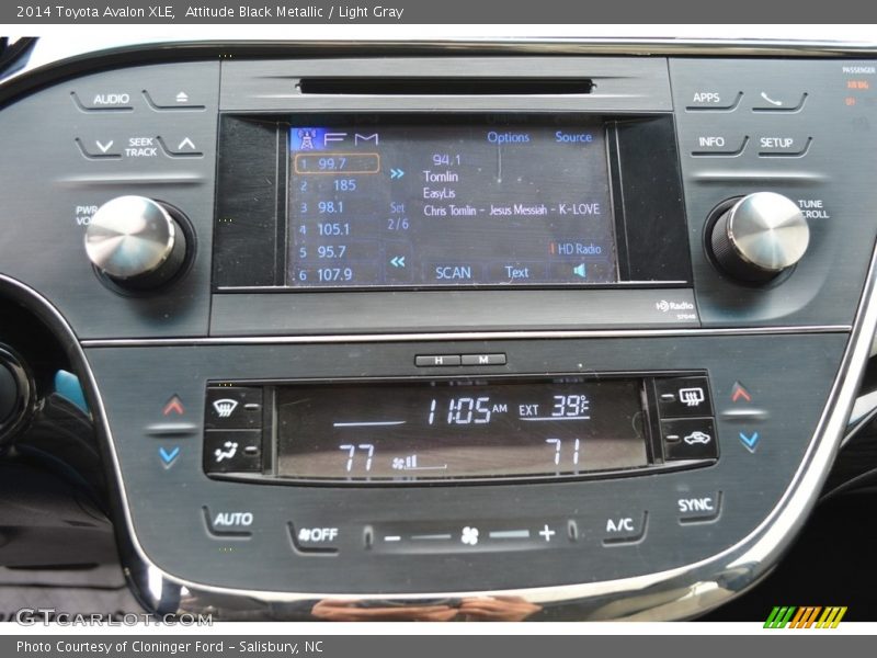Attitude Black Metallic / Light Gray 2014 Toyota Avalon XLE