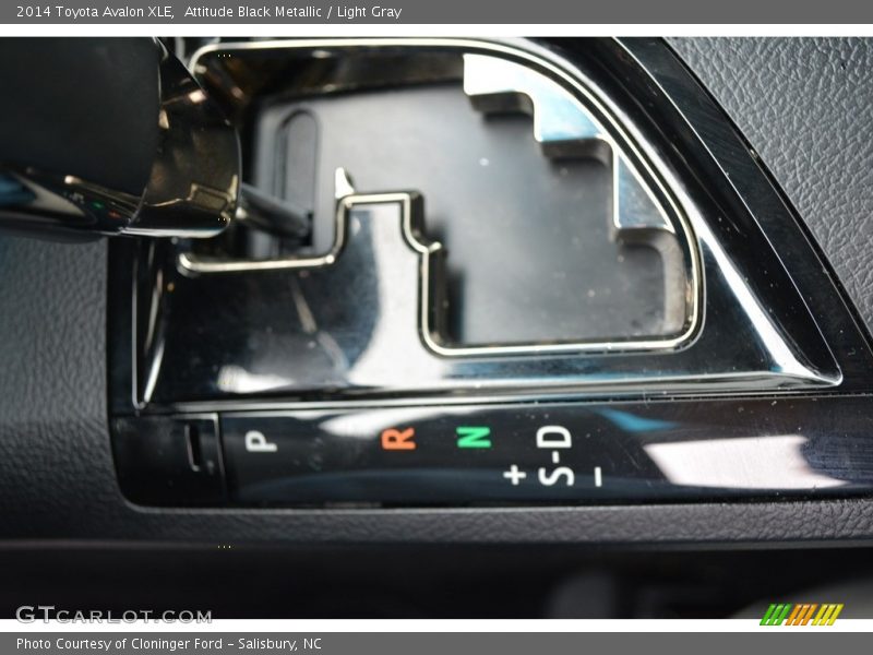 Attitude Black Metallic / Light Gray 2014 Toyota Avalon XLE