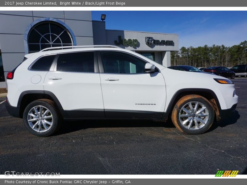 Bright White / Black/Light Frost Beige 2017 Jeep Cherokee Limited