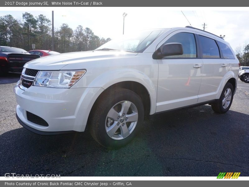 White Noise Tri-Coat / Black 2017 Dodge Journey SE