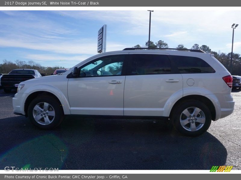 White Noise Tri-Coat / Black 2017 Dodge Journey SE