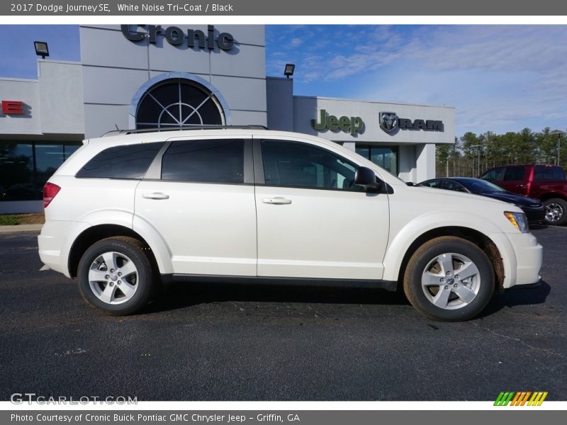White Noise Tri-Coat / Black 2017 Dodge Journey SE