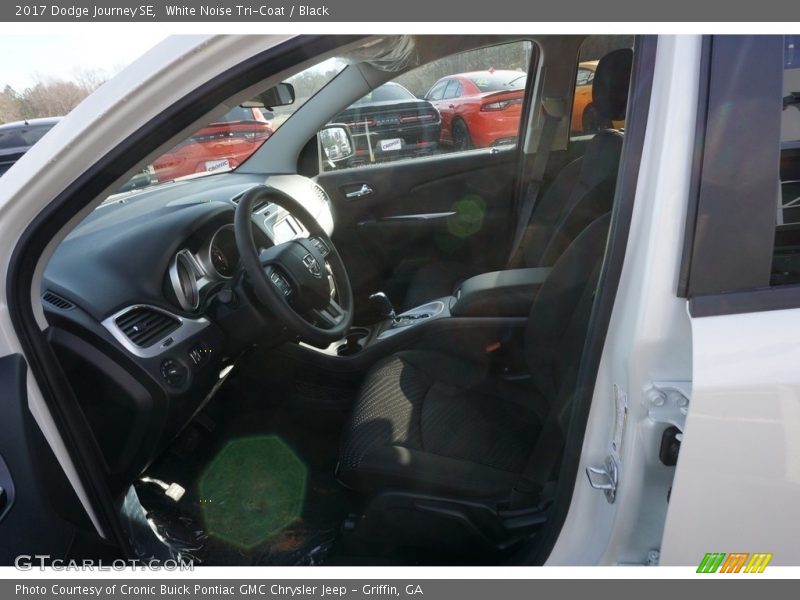 White Noise Tri-Coat / Black 2017 Dodge Journey SE