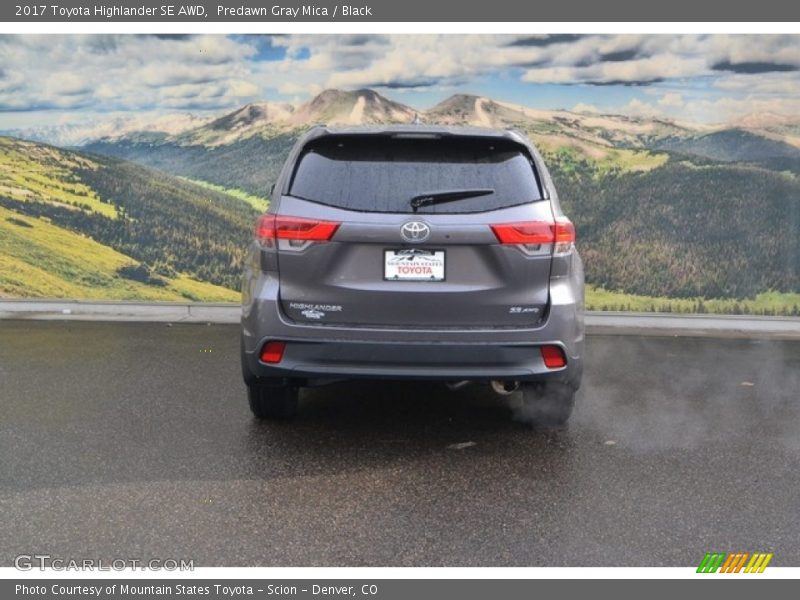 Predawn Gray Mica / Black 2017 Toyota Highlander SE AWD