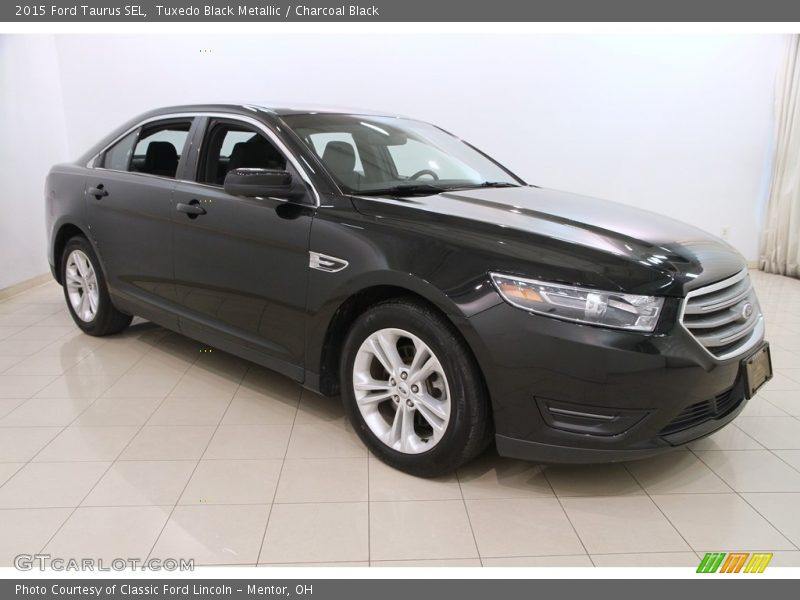 Tuxedo Black Metallic / Charcoal Black 2015 Ford Taurus SEL