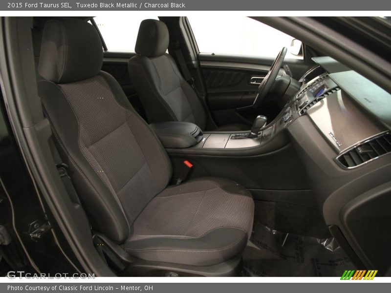 Tuxedo Black Metallic / Charcoal Black 2015 Ford Taurus SEL