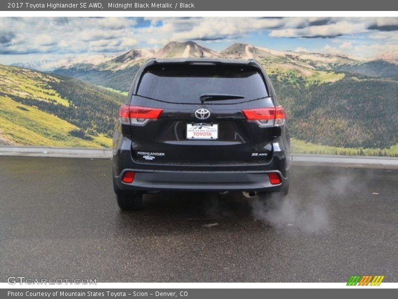 Midnight Black Metallic / Black 2017 Toyota Highlander SE AWD