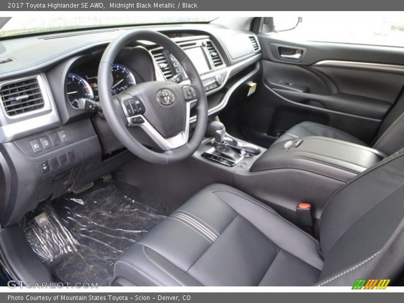 Midnight Black Metallic / Black 2017 Toyota Highlander SE AWD