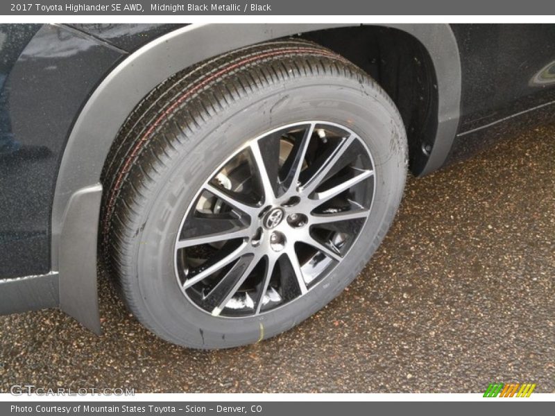 Midnight Black Metallic / Black 2017 Toyota Highlander SE AWD