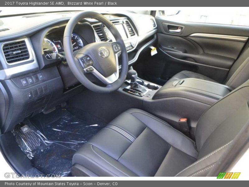 Blizzard White Pearl / Black 2017 Toyota Highlander SE AWD