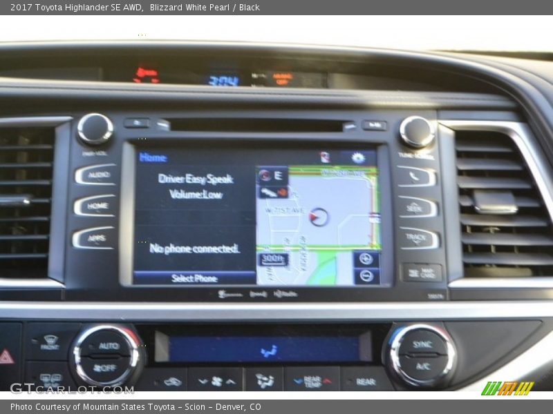 Blizzard White Pearl / Black 2017 Toyota Highlander SE AWD