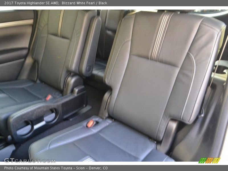 Blizzard White Pearl / Black 2017 Toyota Highlander SE AWD