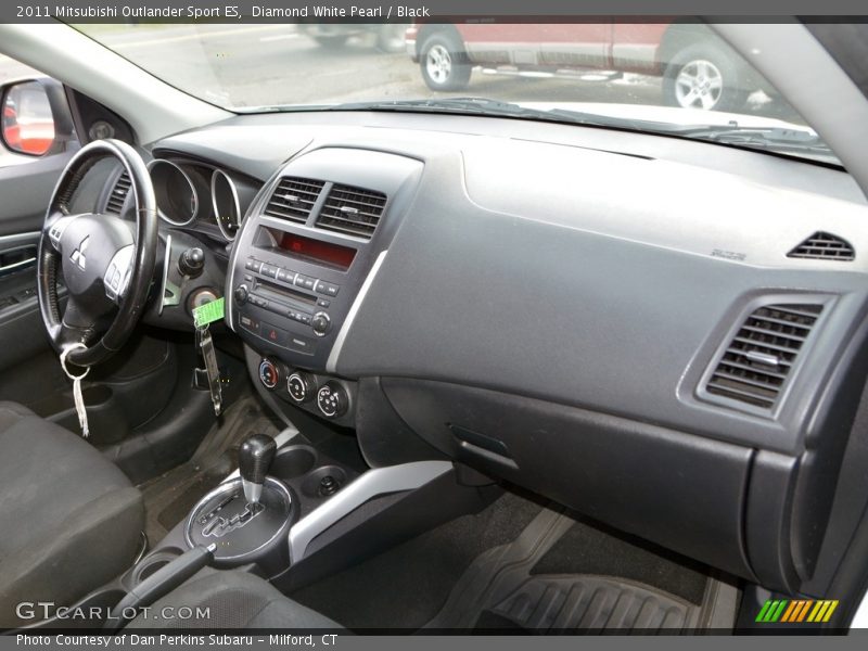 Diamond White Pearl / Black 2011 Mitsubishi Outlander Sport ES