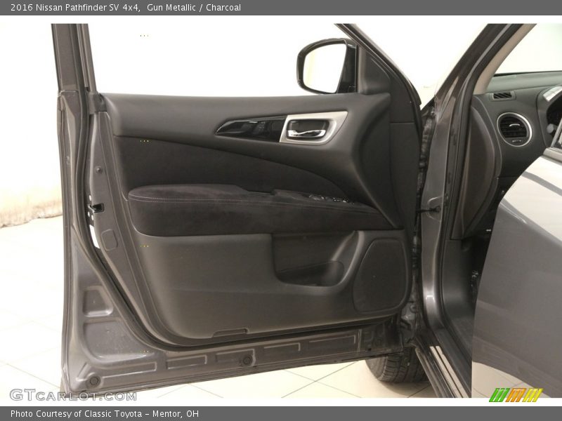 Gun Metallic / Charcoal 2016 Nissan Pathfinder SV 4x4