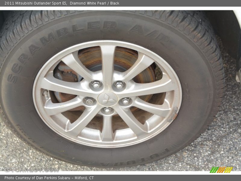 Diamond White Pearl / Black 2011 Mitsubishi Outlander Sport ES