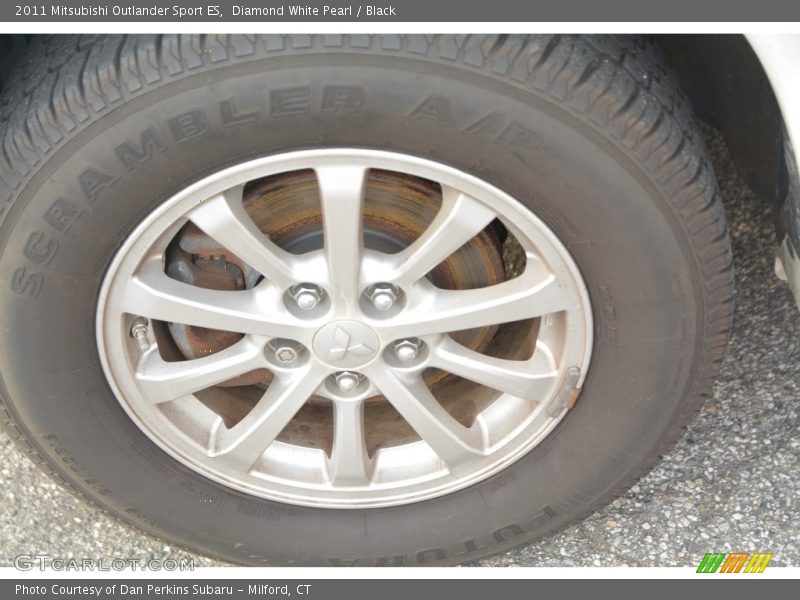 Diamond White Pearl / Black 2011 Mitsubishi Outlander Sport ES