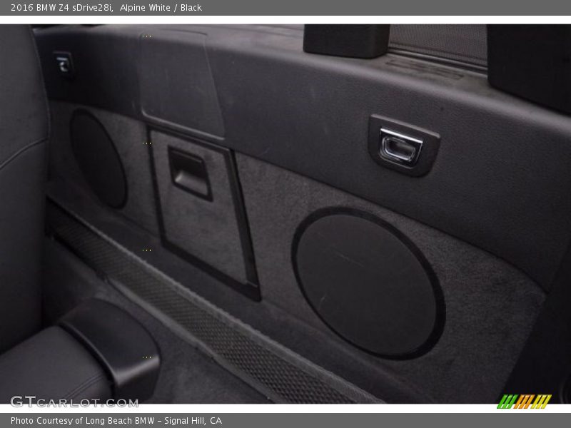 Alpine White / Black 2016 BMW Z4 sDrive28i