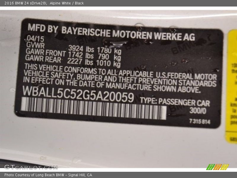 Alpine White / Black 2016 BMW Z4 sDrive28i
