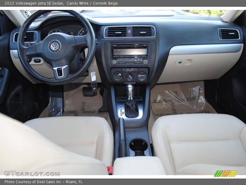 Candy White / Cornsilk Beige 2013 Volkswagen Jetta SE Sedan