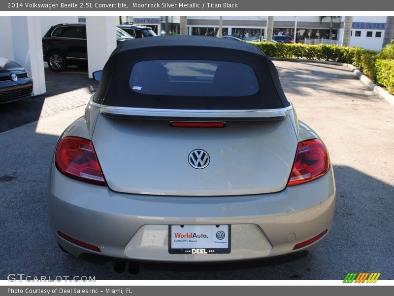 Moonrock Silver Metallic / Titan Black 2014 Volkswagen Beetle 2.5L Convertible