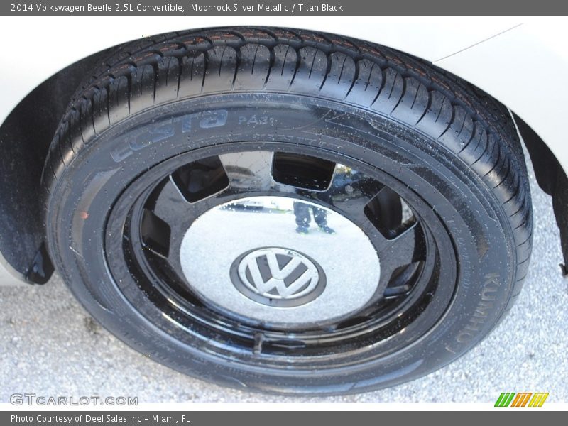 Moonrock Silver Metallic / Titan Black 2014 Volkswagen Beetle 2.5L Convertible