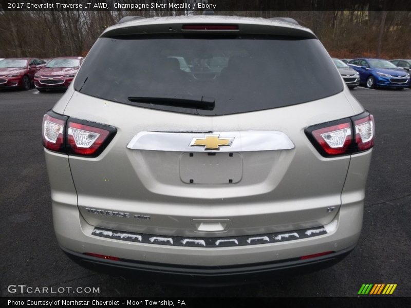 Champagne Silver Metallic / Ebony 2017 Chevrolet Traverse LT AWD