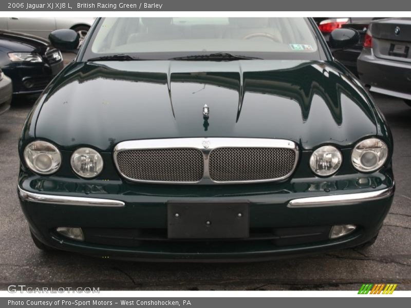 British Racing Green / Barley 2006 Jaguar XJ XJ8 L