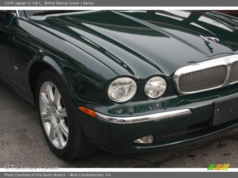 British Racing Green / Barley 2006 Jaguar XJ XJ8 L