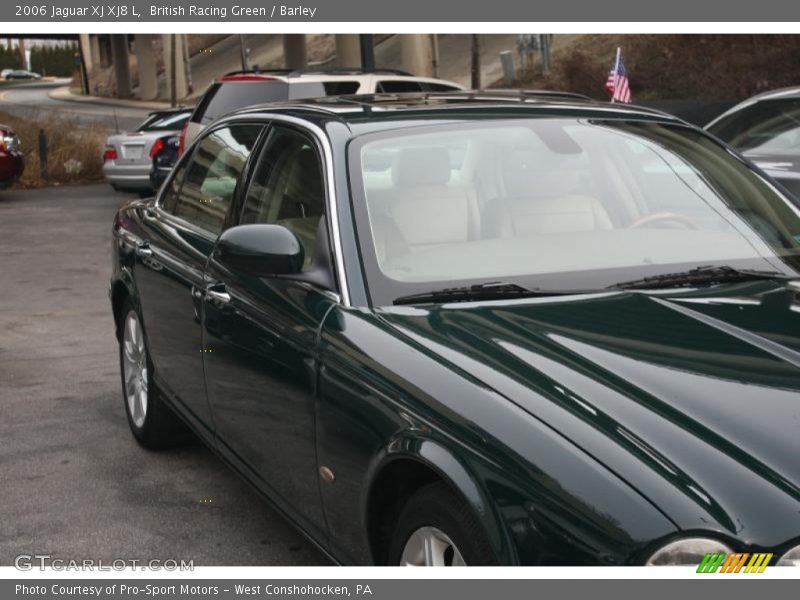 British Racing Green / Barley 2006 Jaguar XJ XJ8 L