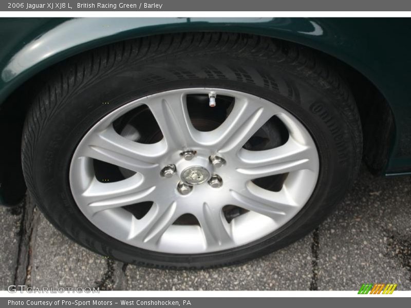 British Racing Green / Barley 2006 Jaguar XJ XJ8 L